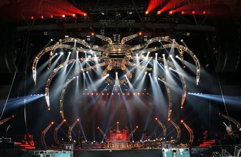 Stage For Kiss