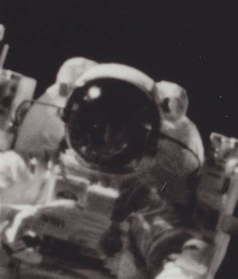 Nasa Astronaut Bruce Mccandless First Untethered Space Walk 1984