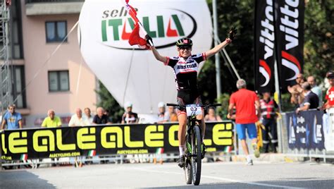 After winning several gold medals within the junior category, austria's laura stigger stepped her game up in 2020 & finished her first ever elite race on the. EM Darfo Boario (U19): Laura Stigger wird Favoriten-Rolle ...