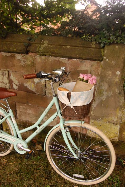 Here's an easy , super quick hack to make your bathroom practical and stylish! DIY BICYCLE BASKET LINER - LAURA ASHLEY BLOG