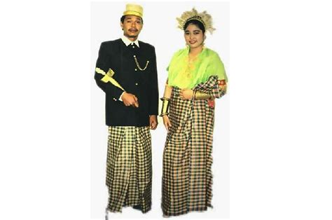 fashionable pakaian adat tradisional kulavi donggala