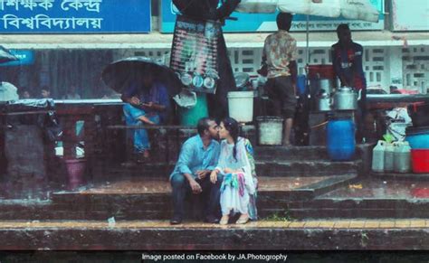 Nah, bagi kalian yang saat ini tengah mencari informasi terkait hal video viral tiktok botol ini, maka kalian jangan khawatir karena admin juga akan membahasnya agar kalian tahu. Bangladesh Photographer Sacked Over Viral Kiss Photo ...