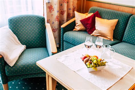 Landhotel haus waldeck, familienurlaub mit hund, hotel urlaub mit hund in bayern. Suite Silberberg - Wellnesshotel Bayerischer Wald Hotel ...