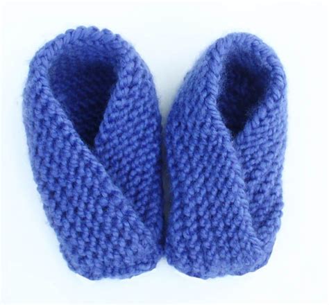 These are perfect for warmer weather too! Gina Michele: Easy Foldover Slippers [knitting pattern ...