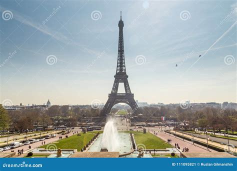 Eiffelturm Und Brunnen Bei Jardins Du Trocadero Bei Sonnenaufgang In