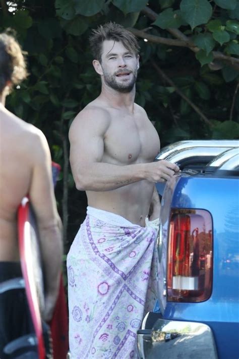 Chris Hemsworth Goes Topless After Surfing Session DemotiX