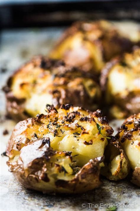 Unfortunately, most recipes for smashed red potatoes include a ton of butter or oil. Crispy Garlic Smashed Red Potatoes (easy recipe!) | The ...