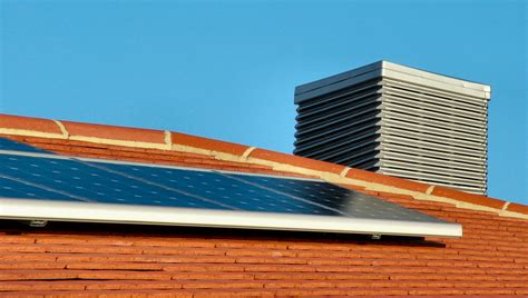 Jan 24, 2017 · i have a leak in my roof under the solar panels, the company who fitted them (a shade greener) has gone bust, but some kind of roofing company (asg) seems to be still up and running. Which direction should solar panels face?