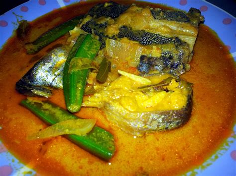 Resepi kari ikan siakap ini sebenarnya hidangan kegemaran keluarga che nom di kampung. Resepi Ikan Siakap Masak Kari ~ Resep Masakan Khas