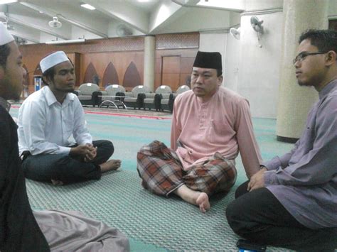 Layanan gratis google secara instan menerjemahkan kata, frasa, dan halaman web antara bahasa inggris dan lebih dari 100 bahasa lainnya. MAJLIS PENYERAHAN SUMBANGAN UKM4PALESTINE ~ PERSATUAN ...
