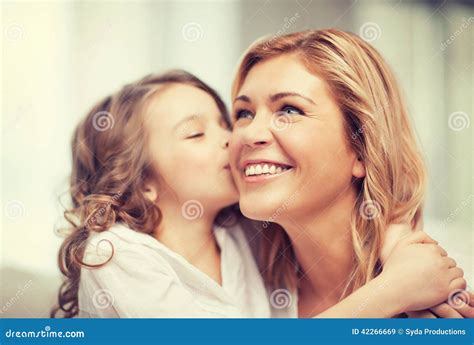 Mutter Und Tochter Stockbild Bild Von Liebe Harmonie 42266669