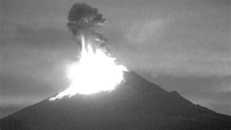 Mexico Volcano Popocatépetl Spews Ash Into Night Sky Bbc Newsround