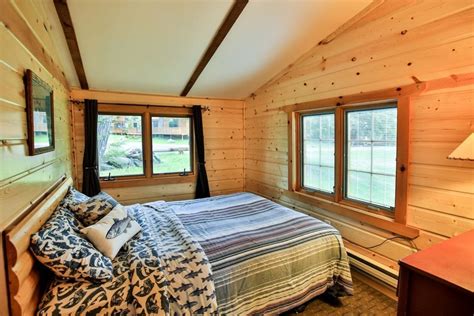 Master suite has oversized tub, shower. Three Bedroom Cabins - Lake Kabetogama Lodge | Northern ...