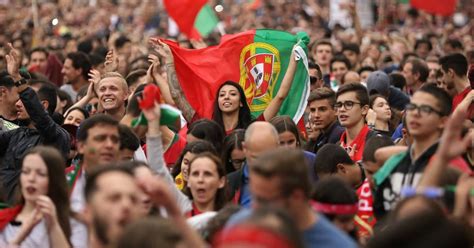 Portugal is a nation located along the atlantic coast of the iberian peninsula in southwestern europe. Top 10 fun facts about Portuguese people - Discover Walks Lisbon