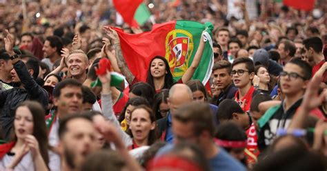 Portugal, officially the portuguese republic, is a country in southwestern europe, on the iberian peninsula. Top 10 fun facts about Portuguese people - Discover Walks ...