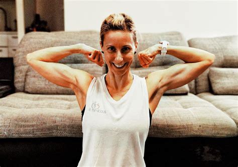 Hier kommen unseren 10 effektivsten übungen für den gesamten körper. Meine 5 besten Übungen für dein Krafttraining zuhause ...