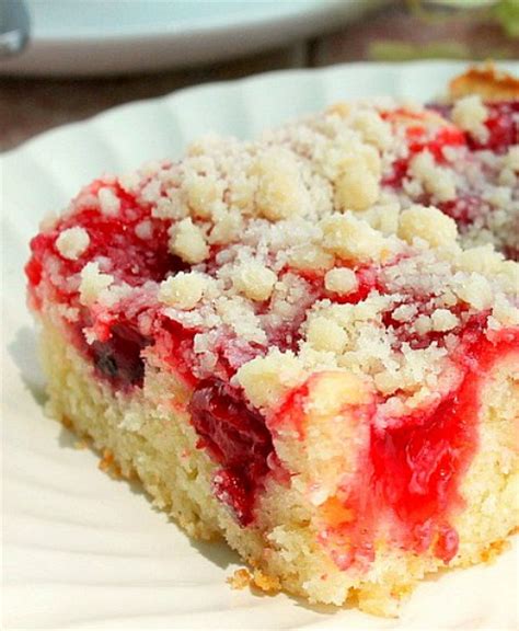 Delicious Cherry Coffee Cake With Crumb Topping Bunny S Warm Oven