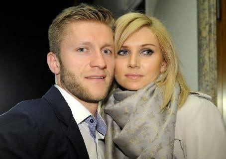 Spóźniały się samoloty, brakowało czasu na przesiadkę i ostatecznie pojawił się na zgrupowaniu reprezentacji polski w. Agata Gołaszewska- Jakub "Kuba" Błaszczykowski's wife ...