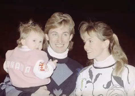 Who Is Paulina Gretzky Wiki Biography Net Worth Age Husband