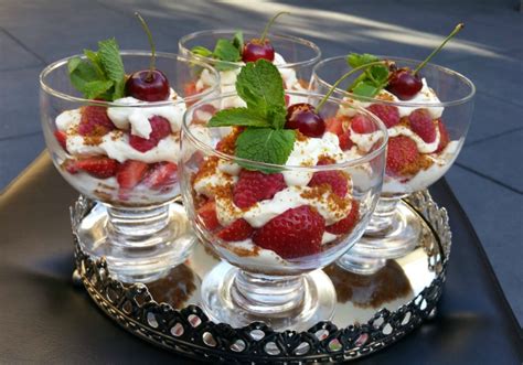 Zomerse trifle met rood fruit