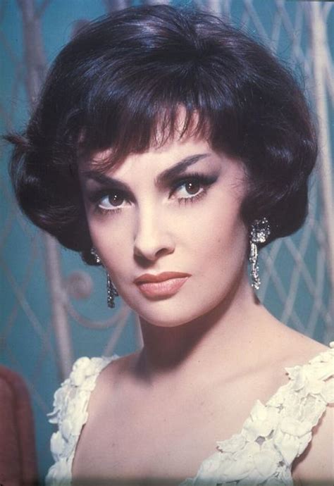 Juli 90 jahre alt wurde und in all den erwähnten filmen mitgespielt hat, galt seinerzeit als eines der größten sexsymbole auf der leinwand. Gina Lollobrigida, Then And Now: Young And Old Photos