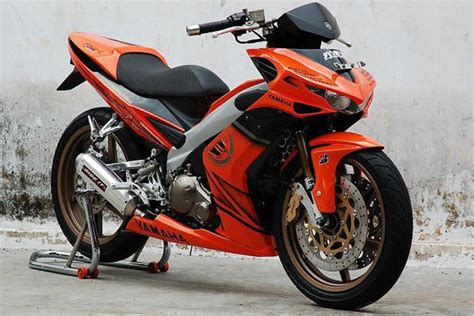 Yamaha mx king 150 menciptakan tampilan motor bebek yang sporty dan modern masa kini. 50 Gambar Modifikasi Yamaha MX King 150 Gagah & Sporty ...
