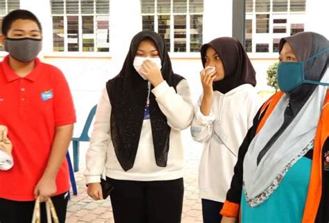 Sementara pembangunan rel kereta api di sumatra dimulai di aceh (1874), sumatera kereta api telah mengubah wajah lahat. Pusat pemindahan penuh, empat beranak tidur dalam kereta ...