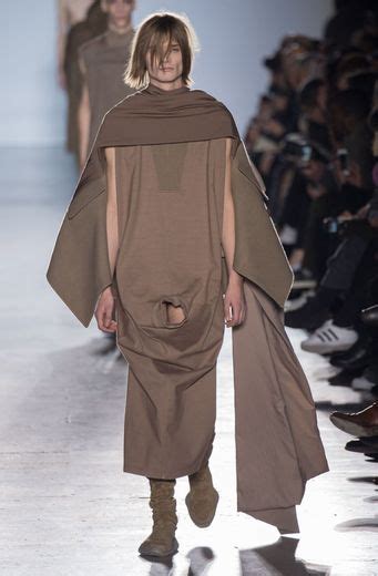 Fashion Week Quand Rick Owens Fait D Filer Ses Mannequins Le P Nis Lair Ladepeche Fr