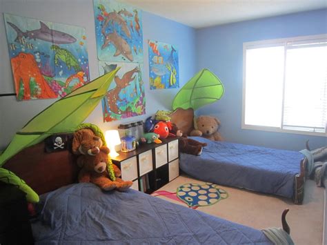 Open stain chart free shippingmeasurements: little townhome love: Sports-themed boys' room