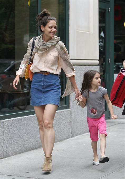 Katie holmes has become a pro at balancing life as a mom and girlfriend. Katie Holmes and Suri Cruise Hold Hands in NYC Pictures ...