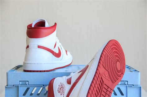 Nike Air Jordan 1 Reverse Chicago Dr7855 100 Slick Sneakers