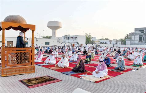 أداء صلاة العيد في الجوامع والساحات المفتوحة بالإجراءات الاحترازية