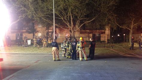 Firefighters Put Out Two Alarm Fire In Sw Houston Apartment Complex Abc13 Houston