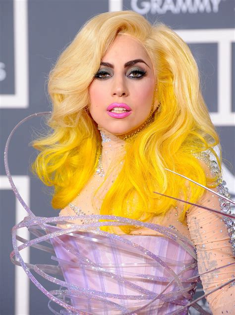 Gagas Iconic Wigshairstyles Gaga Thoughts Gaga Daily