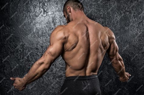 Premium Photo Man Showing His Muscular Back