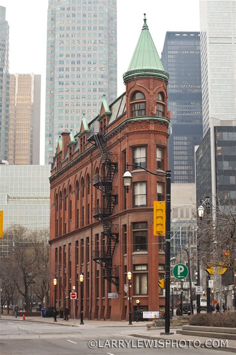 Monumento / marco e edifício. Flatiron, The Most Photographed Building in Toronto ...