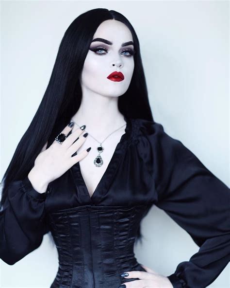 gotische dark fashion dark beauty gothic beauty