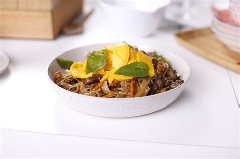 Maybe you would like to learn more about one of these? How to cook stir-fried rice noodles with Curtis Stone ...