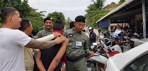 Thief Attempts To Steal Police Bike From Malaysian Pm Motorcade Cambodia Expats Online Forum