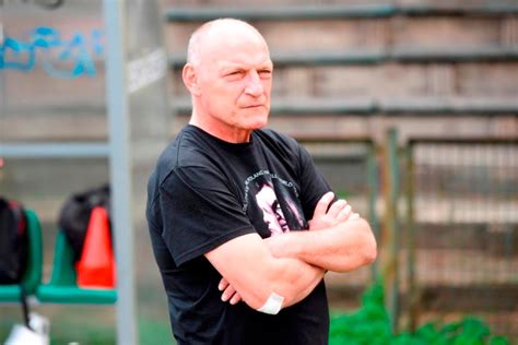 W meczu pierwszej rundy okręgowego pucharu polski druga drużyna wieczystej bez problemów uporała się z podgórzem kraków wygrywając 16:0. Andrzej Iwan: "Transfer Peszki do Wieczystej ma też wymiar ...