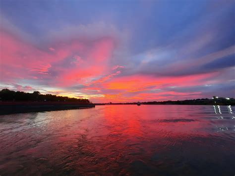 Sunset On The Ohio River Pics