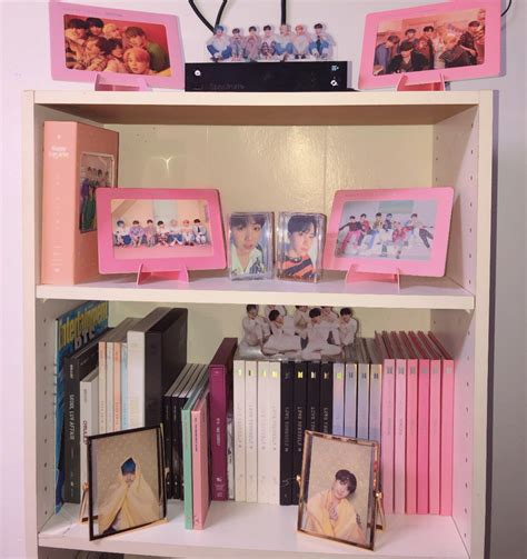 Browse relevant sites & find bedroom decor. nat⁷ on Twitter | Bts room decor, Bts room ideas, Army ...