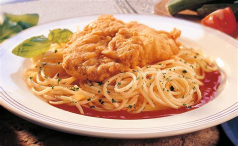In the united states, chicken piccata is often served with a starchy base that soaks up extra pan sauce. Piccata alla milanese mit Butter-Spaghetti und ...