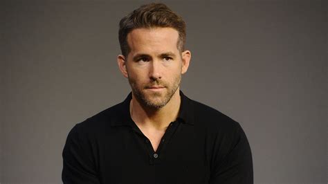 Two years later, he made his feature film debut by playing an orphan raised in india, who is inspired by mahatma gandhi to go on a hunger strike in a small town in canada in ordinary magic (1993). Ryan Reynolds - Todo Cine