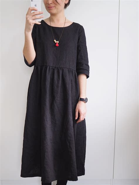 Le lin est une fibre naturelle dotée de multiples avantages plaisants. Ma robe longue en lin | Robe longue, Patron robe longue et ...