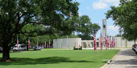 Visiting The Stunning Houston National Cemetery And Hemicycle