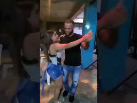 Pareja bailando bachata en República Dominicana Un amor entre dos