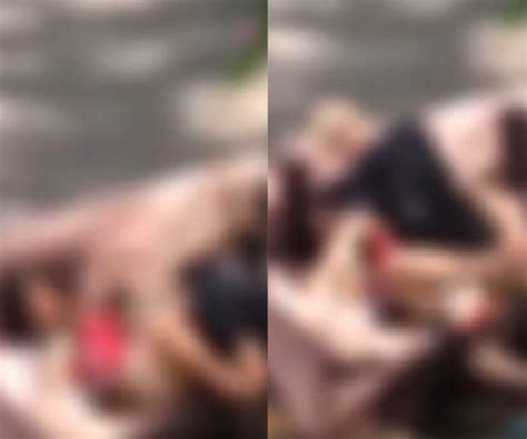 Notícias Casal é flagrado fazendo sexo em sofá abandonado morador que registrou a cena diz