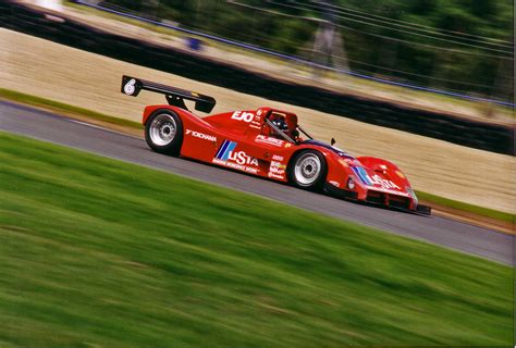 Ferrari volvió a construir un prototipo en 1993, el ferrari 333 sp, que se destacó en el campeonato imsa gt y luego el campeonato de la fia de sport prototipos, siempre por parte de equipos privados. 12 Ore di Sebring 1995 - Wikipedia