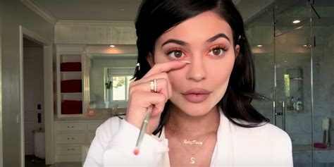 watch kylie jenner s 37 step makeup routine kylie jenner vogue makeup tutorial